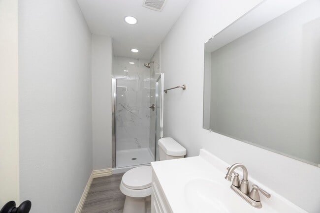 Building Photo - 9910 Dalrock Rd