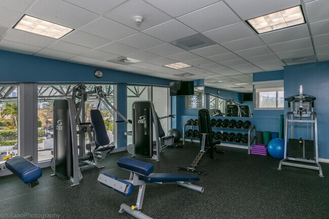 Building Photo - 18695 Collins Ave