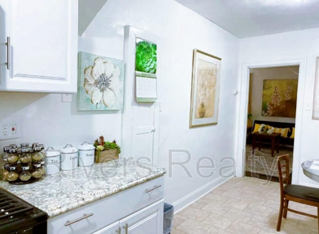 Building Photo - 6649 Berthold Ave