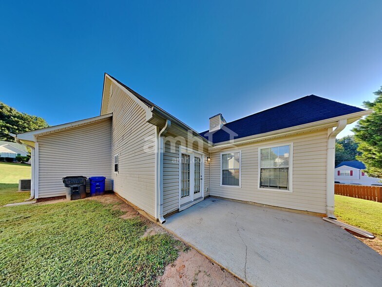 Building Photo - 532 Halley Way