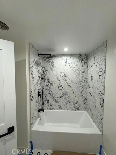 Building Photo - 6832 Loyola Dr