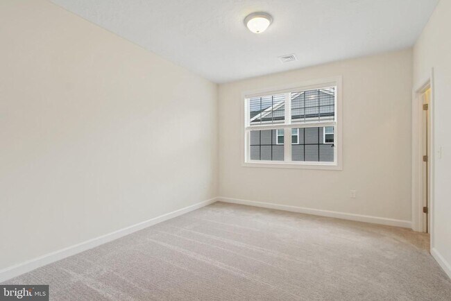Building Photo - 115 Sienna Dr