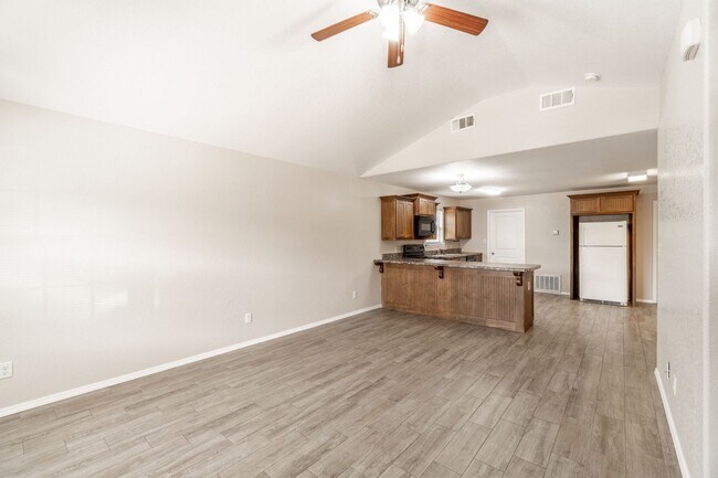 Building Photo - Mussett Rd Duplex