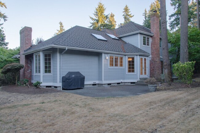 Building Photo - 5Bd/2.75Ba Mercer Island House