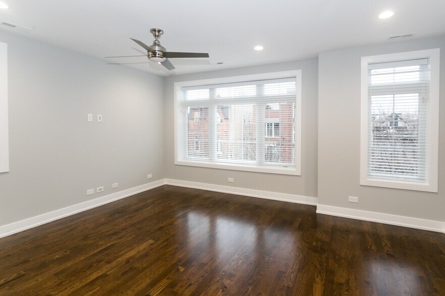Building Photo - 1428 N Paulina St