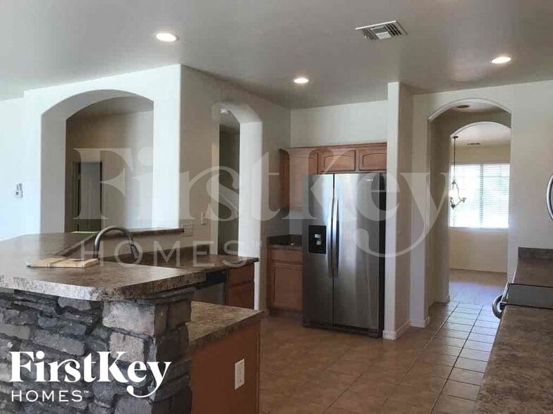 Building Photo - 14495 N 135th Ln