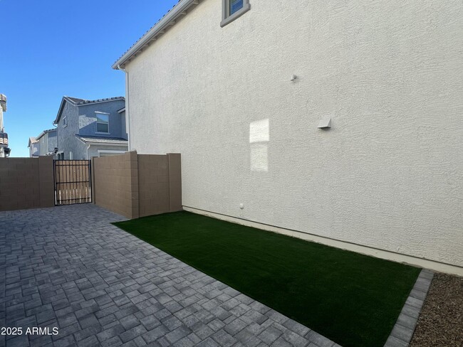 Building Photo - 14633 W Sand Hills Rd