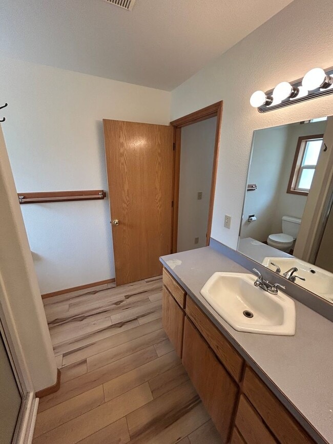 Building Photo - 824 NE Ashby Ct