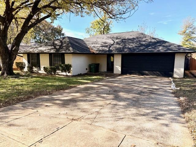 Building Photo - 3812 Lynbrook Ln