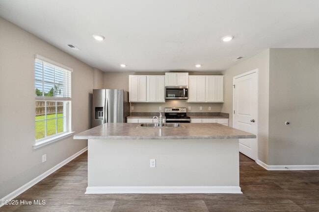 Building Photo - 1140 Carteret Mnr Dr
