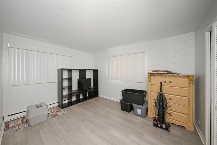 Building Photo - 300 Marlene Ct