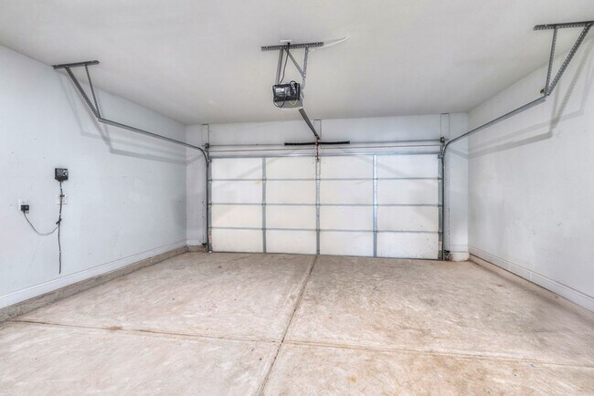 Building Photo - Beautiful home in popular Heritage Bay - F...