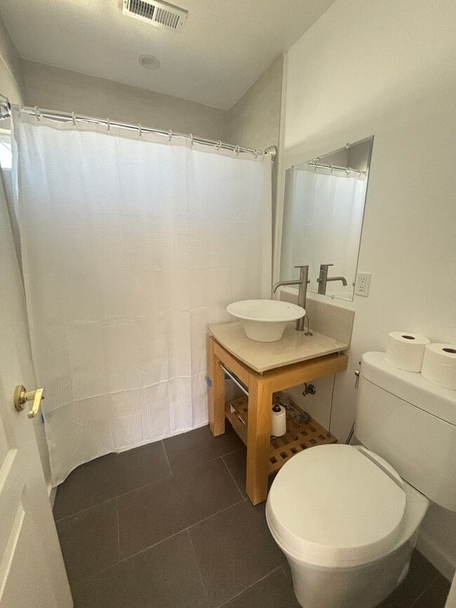 Building Photo - West Lancaster Single Story Detached Triplex