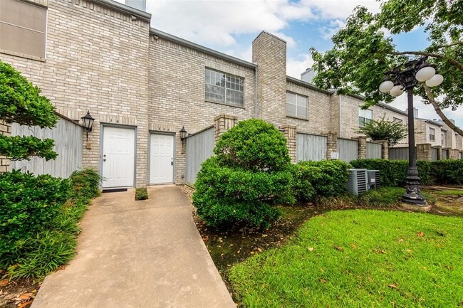 Primary Photo - 368 Wilcrest Dr