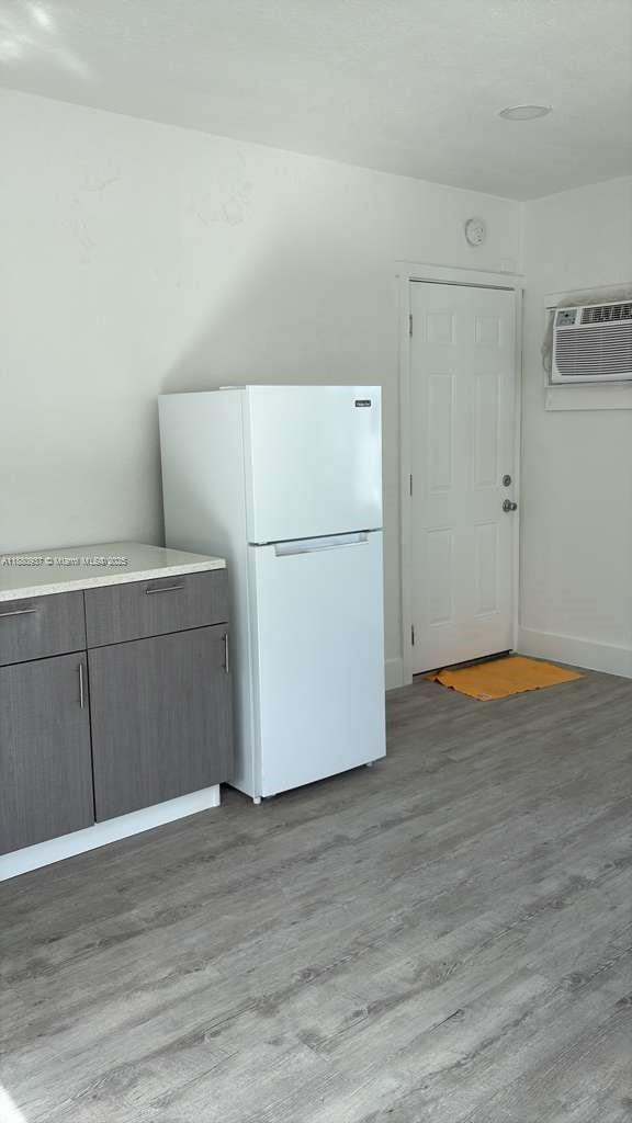 Building Photo - 1943 71st St