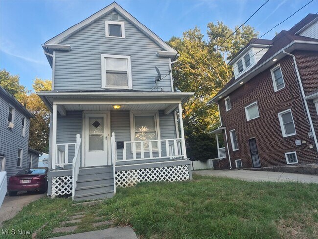 Primary Photo - 1265 Curtis St