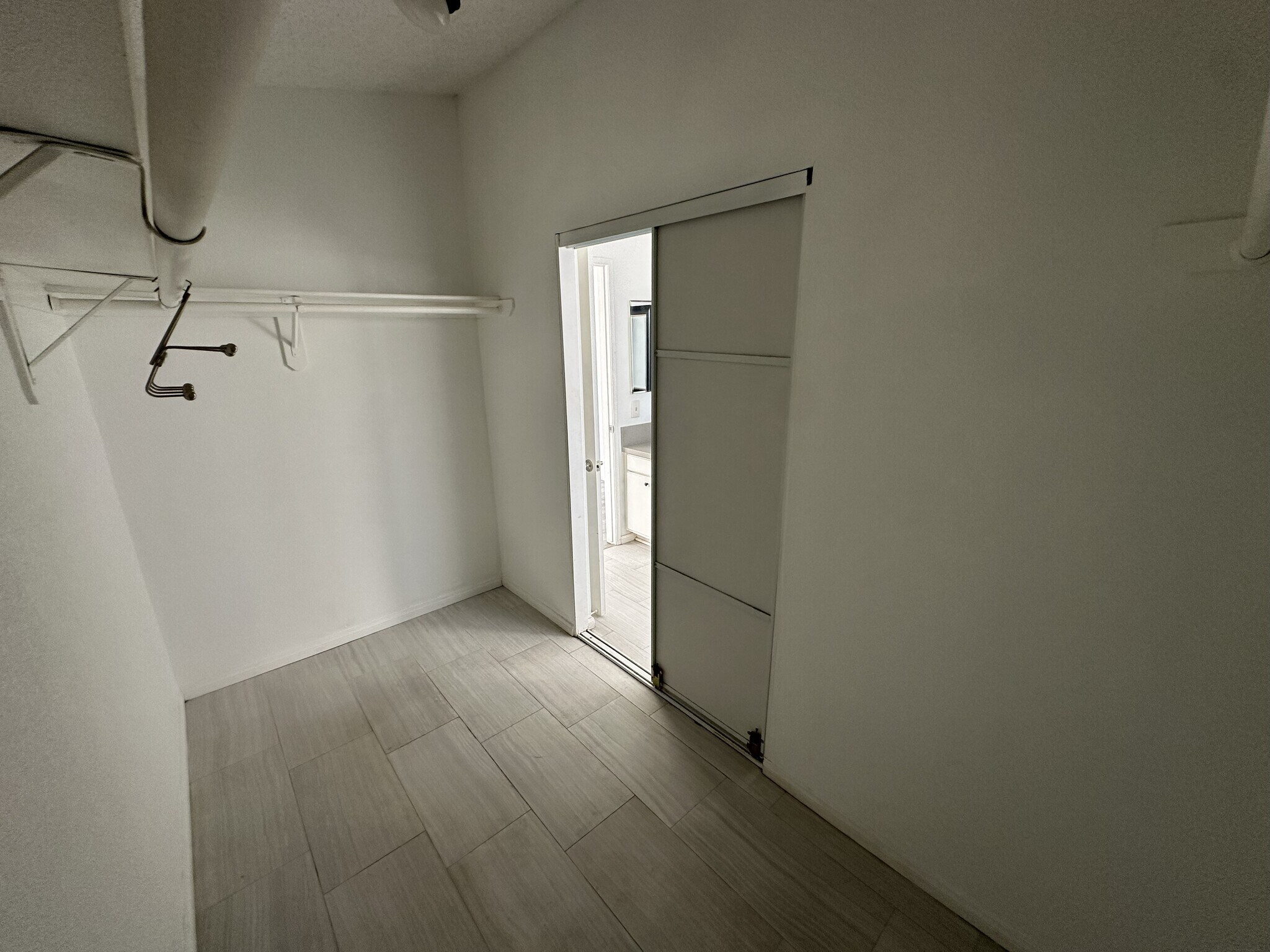 Building Photo - 4732 Katrina Pl