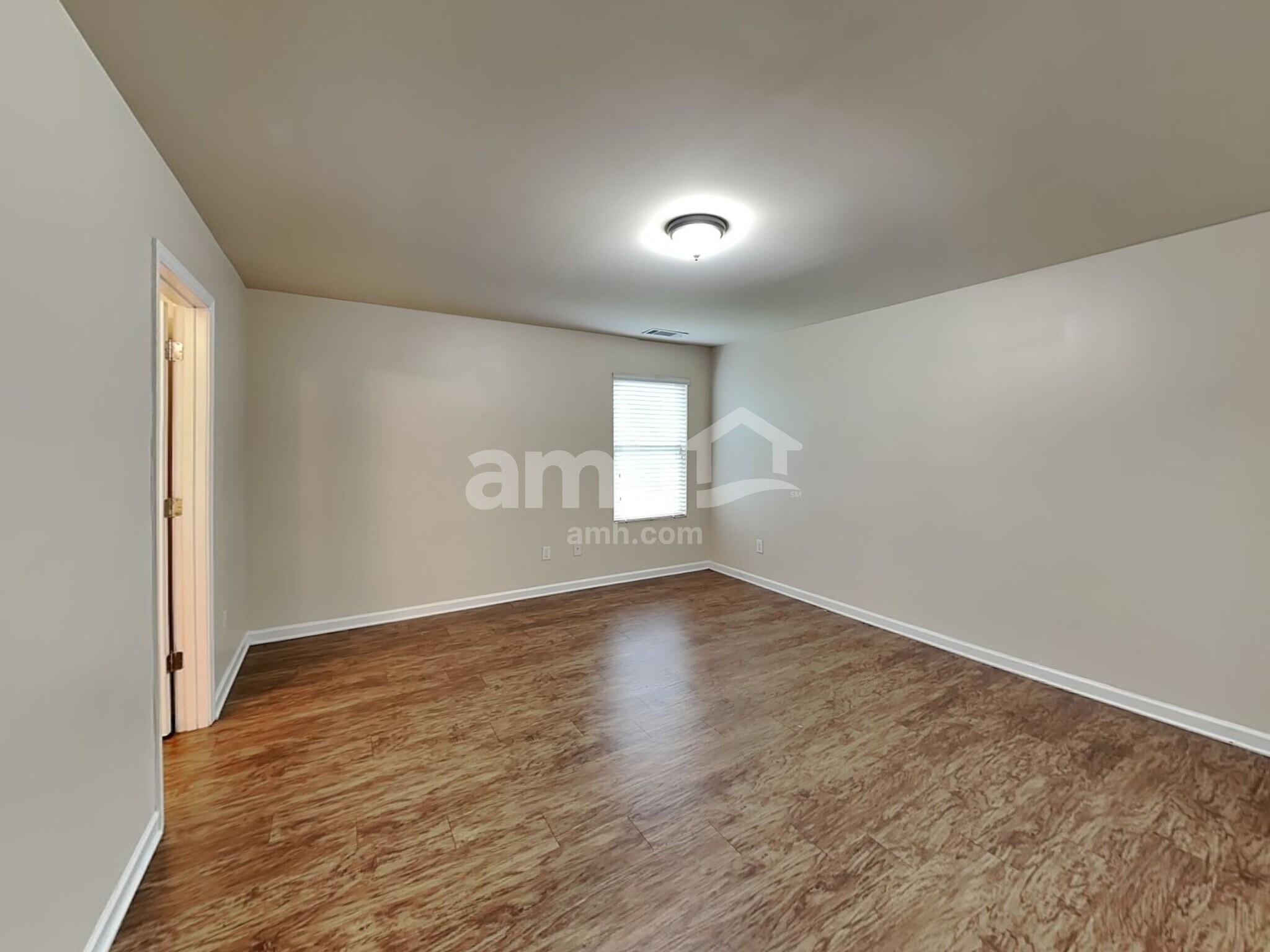 Building Photo - 3525 Mica Cir SE