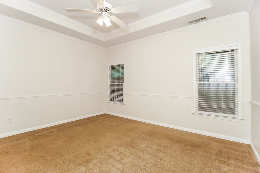 Building Photo - 58 Yosemite Ln