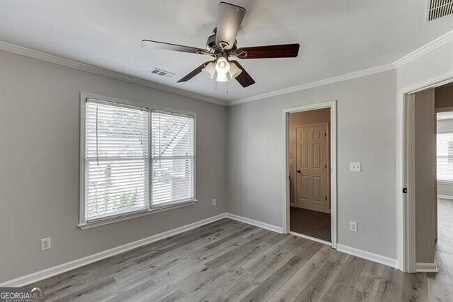 Building Photo - 1795 Lake Heights Cir