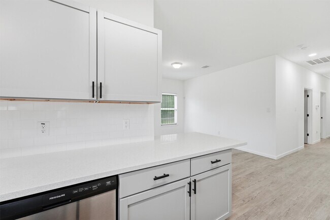 Building Photo - 319 N Carolina St