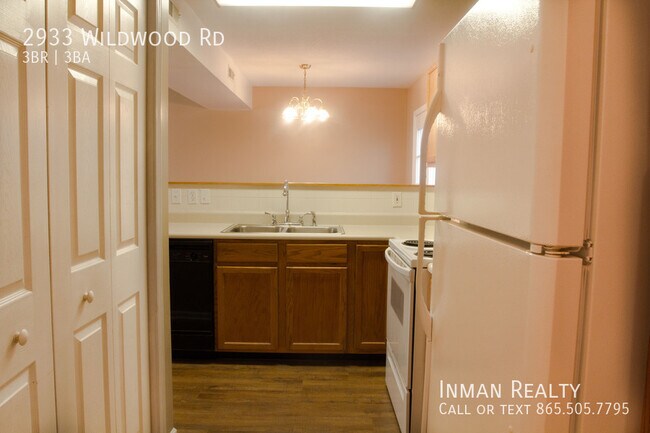 Building Photo - 2933 Wildwood Rd