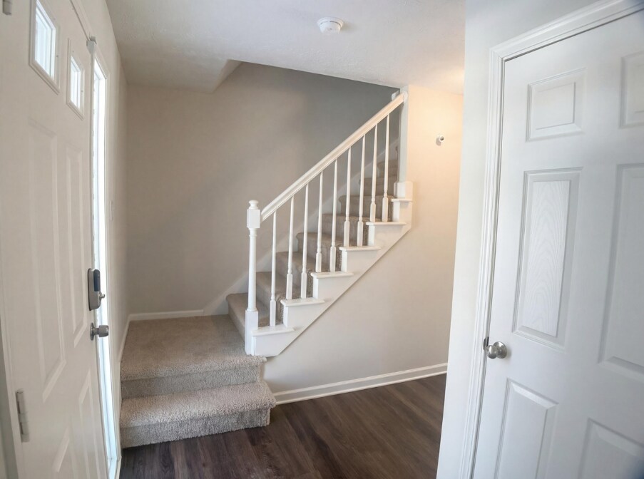 Building Photo - 6571 Schenk Ave