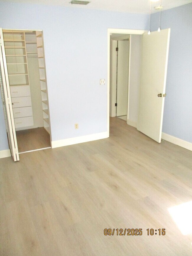 Building Photo - Spacious 2BR/2BA Townhouse – 1,550 Sq. Ft....