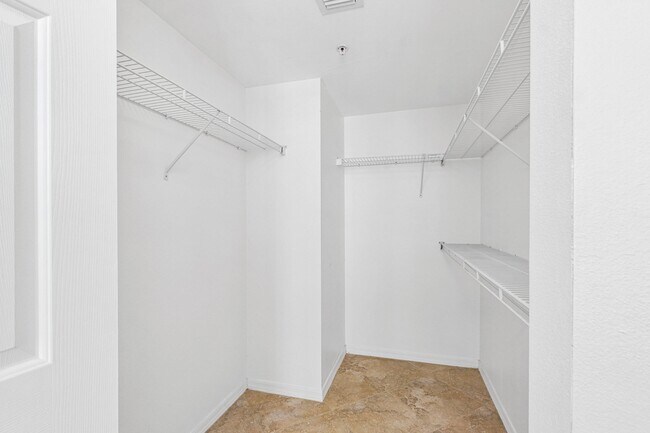 Building Photo - 700 E Boynton Beach Blvd