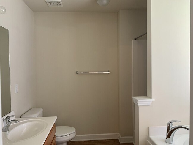 Building Photo - 1036 Persimmon Dr