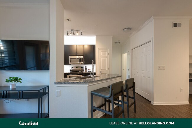 Building Photo - 420 W Slaughter Ln