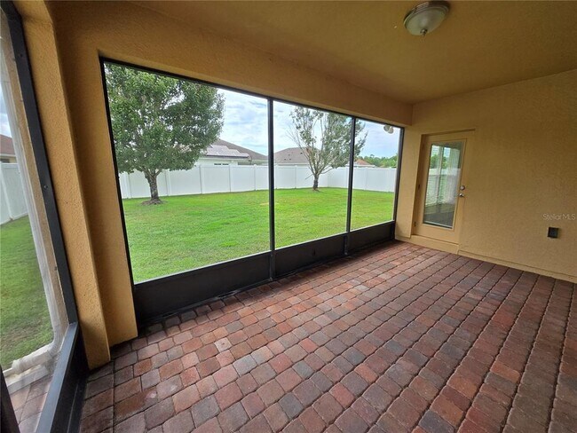 Building Photo - 2246 Waukegan Dr