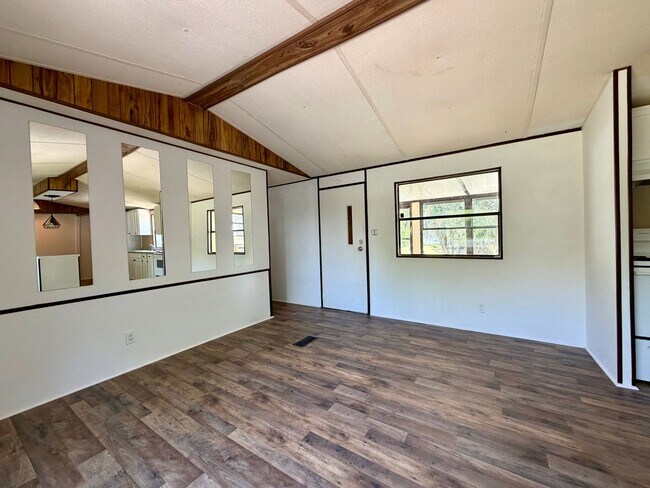 Building Photo - 3 bedroom/ 2 bath in Lakeland