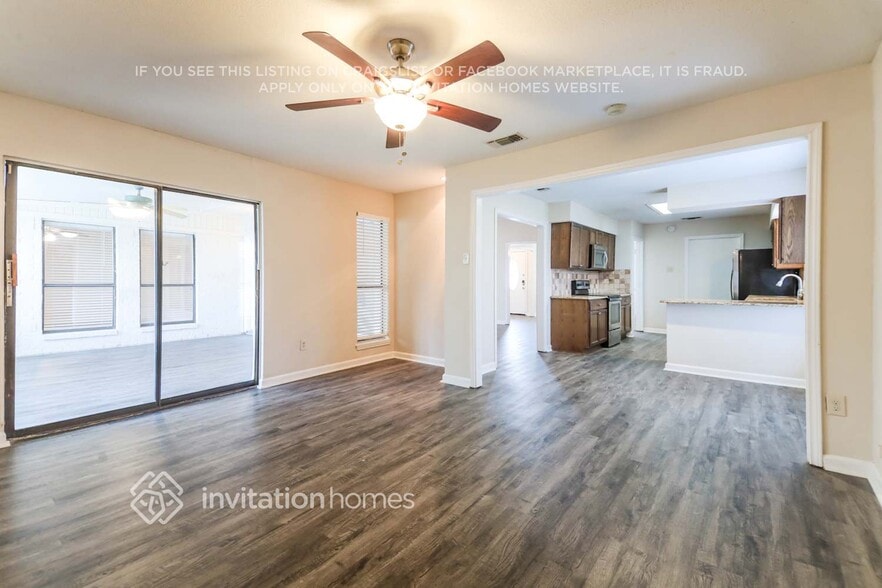 Building Photo - 1717 Brighton Dr