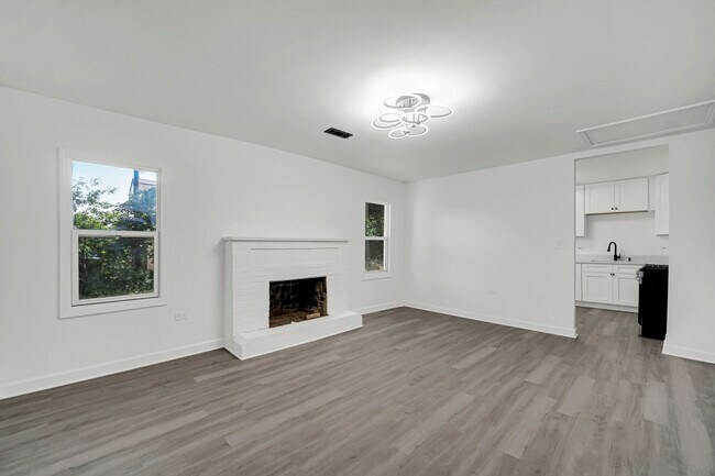 Building Photo - 34904 N Carvis Dr