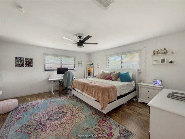 Building Photo - 2525 Willow Bend Dr