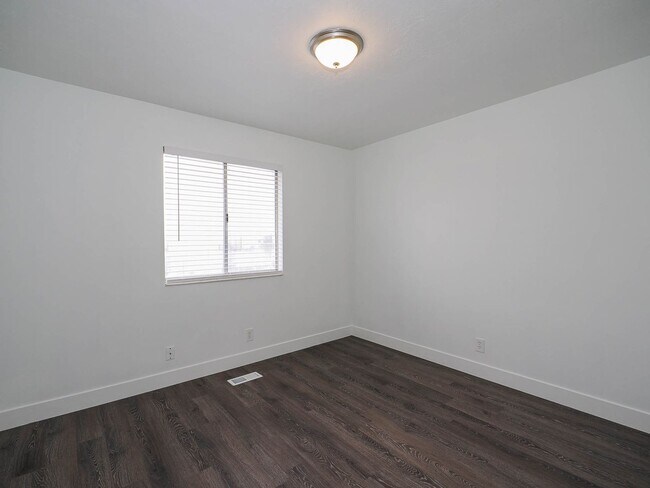 Building Photo - 1559 W 3395 S