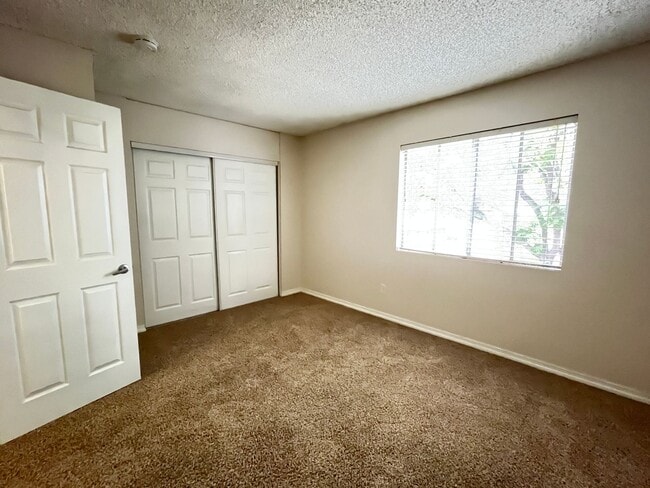 Building Photo - Spacious 2 bedroom, 1.5 bath townhouse for rent near UCR