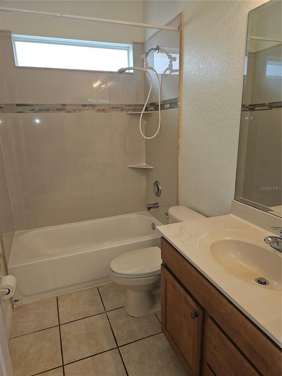 Building Photo - 350 Lake Amberleigh Dr