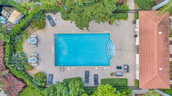 Building Photo - 2502 N Dixie Hwy