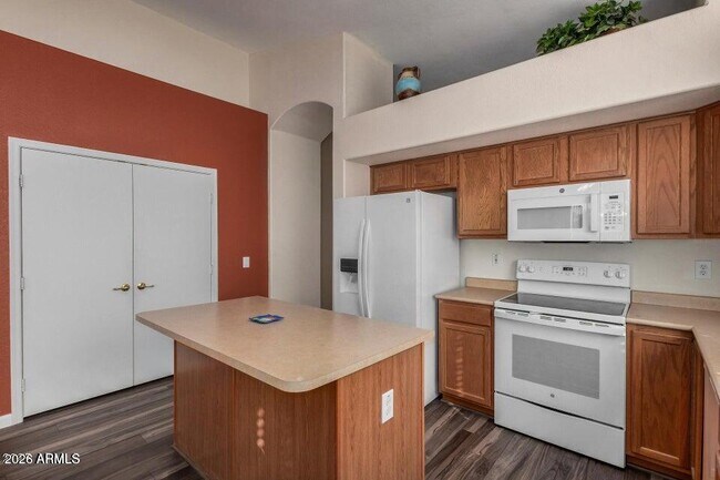 Building Photo - 17709 W Sunbelt Dr