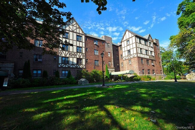 Building Photo - 120 Stonelea Pl
