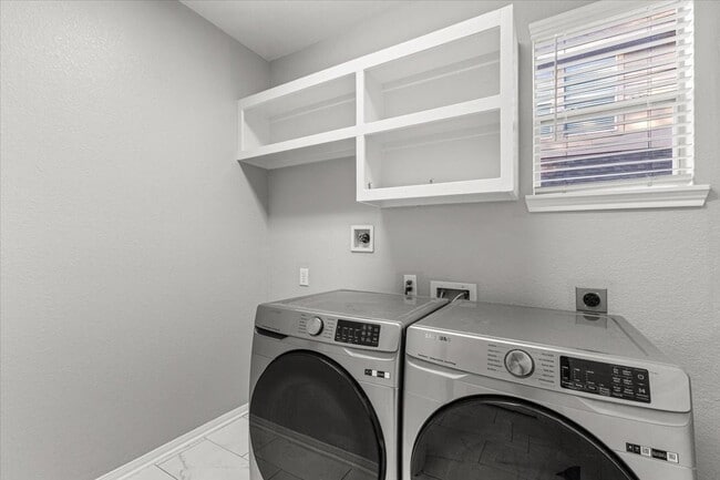 Building Photo - 2222 Keeran Point Ct