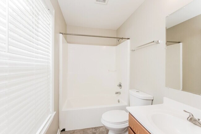 Building Photo - 1818 Jefferson Ave