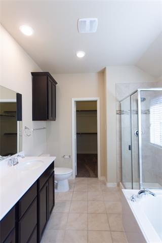 Building Photo - 900 Lake Cypress Ln