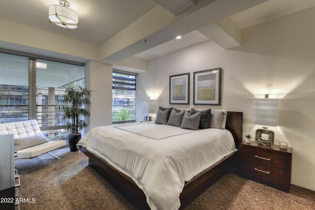 Building Photo - 7151 E Rancho Vista Dr