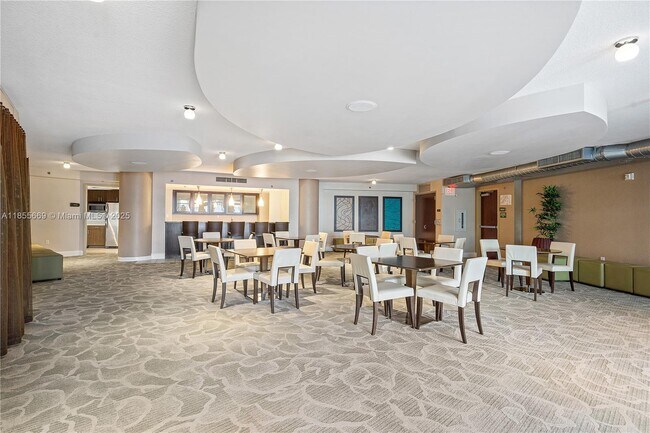 Building Photo - 2641 N Flamingo Rd