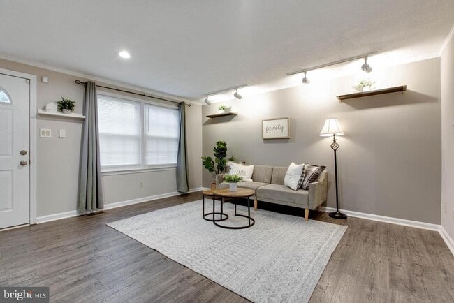 Building Photo - 5420 King Arthur Cir