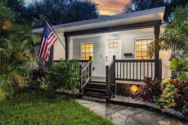 Building Photo - 113 W Adalee St