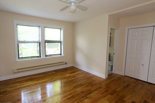Building Photo - 4551 N Damen Ave